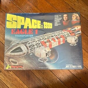 Space: 1999 Eagle 1 Transporter Building Kit